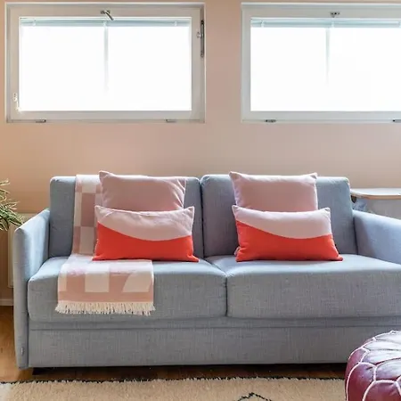 Spacious With Private Sauna & Balcony! *